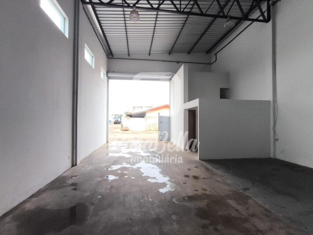 WhatsApp Image 2025 12 12 at 15.05.21 L32 - Barracão Comercial para locação no bairro Jurumirim