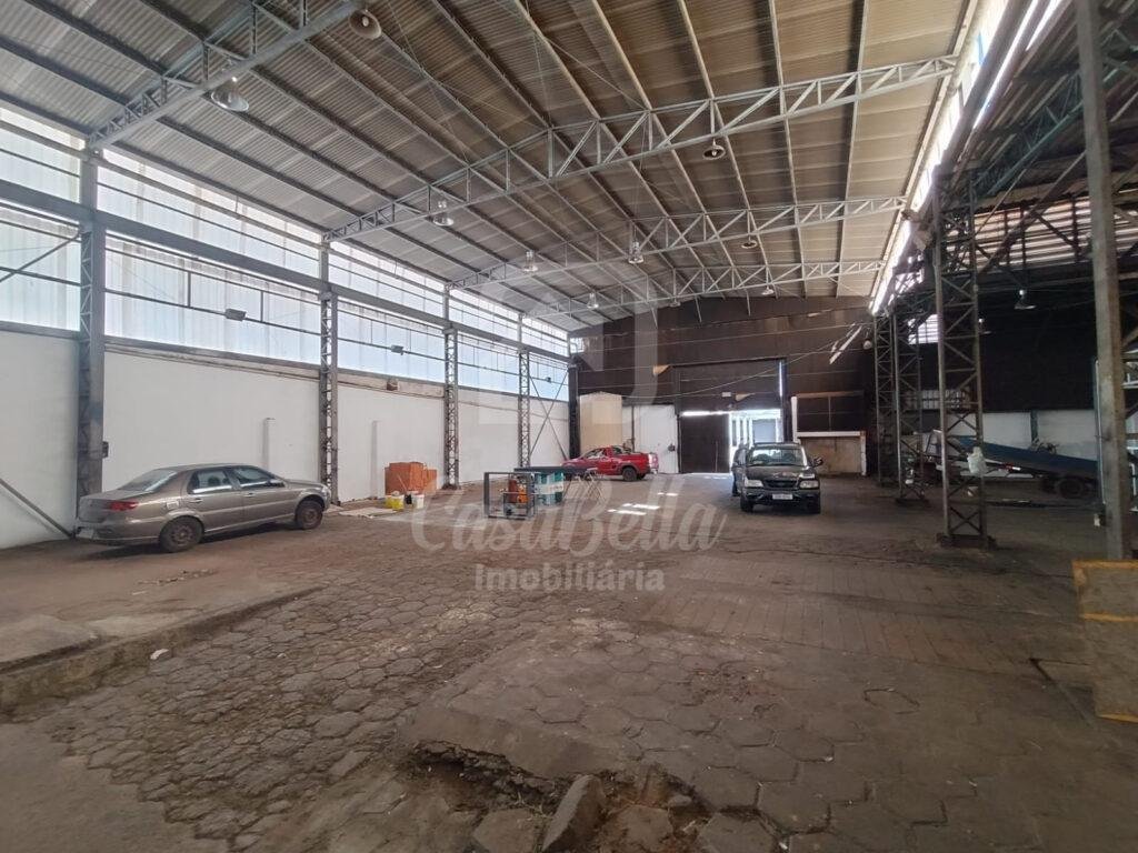 WhatsApp Image 2026 04 29 at 17.40.27 L55 - Barracão para locação no Centro